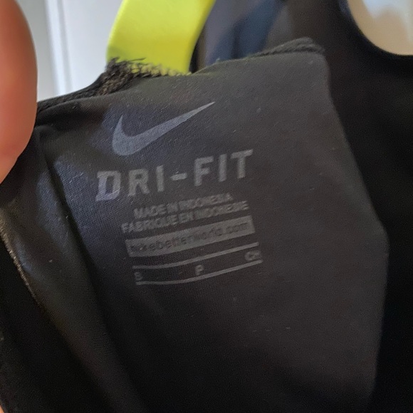 Nike tank top bundle - Picture 6 of 6